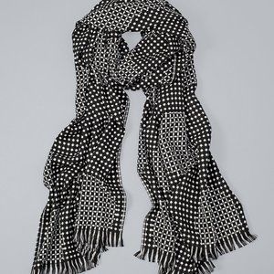 NEW WHITE HOUSE BLACK MARKET COZY OBLONG SCARF